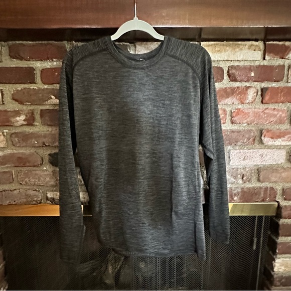 Lululemon Men's Gray Long Sleeve Workout Shirt - Picture 1 of 3